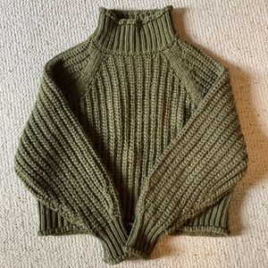 H&M cropped green sweater